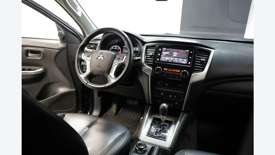 MITSUBISHI L 200 -