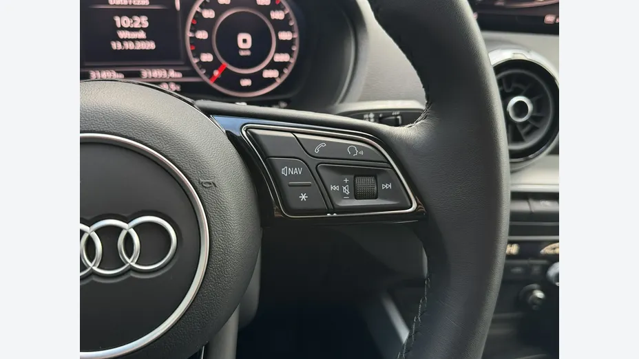 AUDI Q2 -