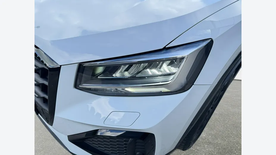 AUDI Q2 -