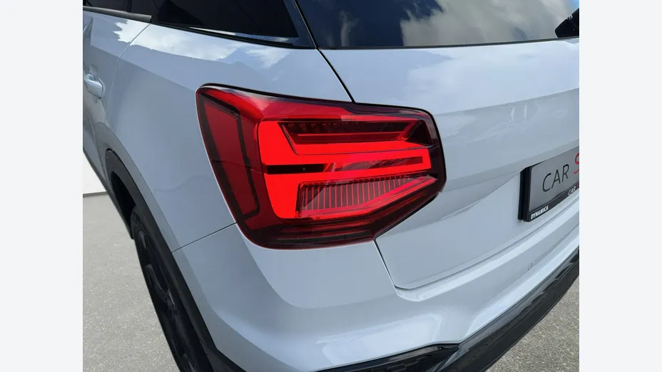 AUDI Q2 -