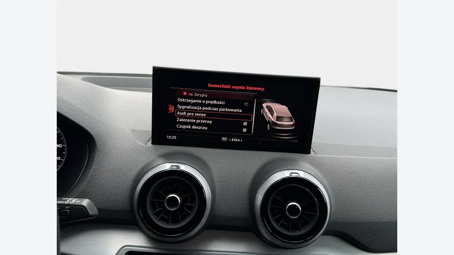 AUDI Q2 -
