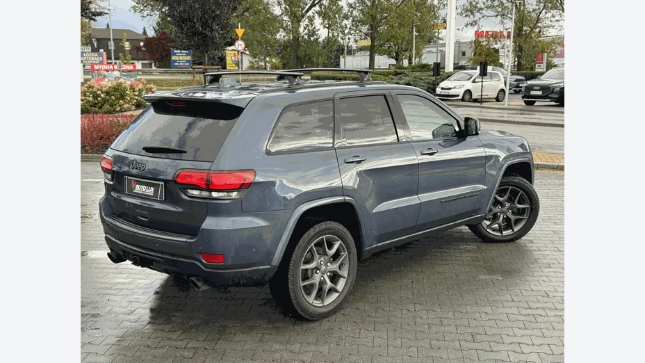 JEEP Grand Cherokee -