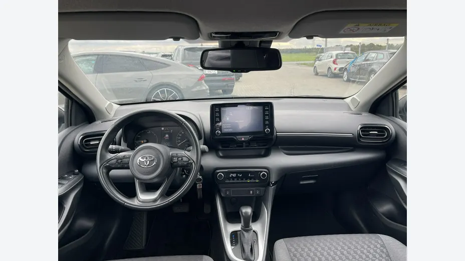 TOYOTA Yaris -