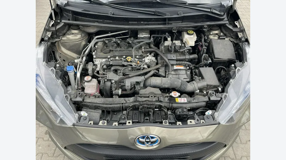TOYOTA Yaris -