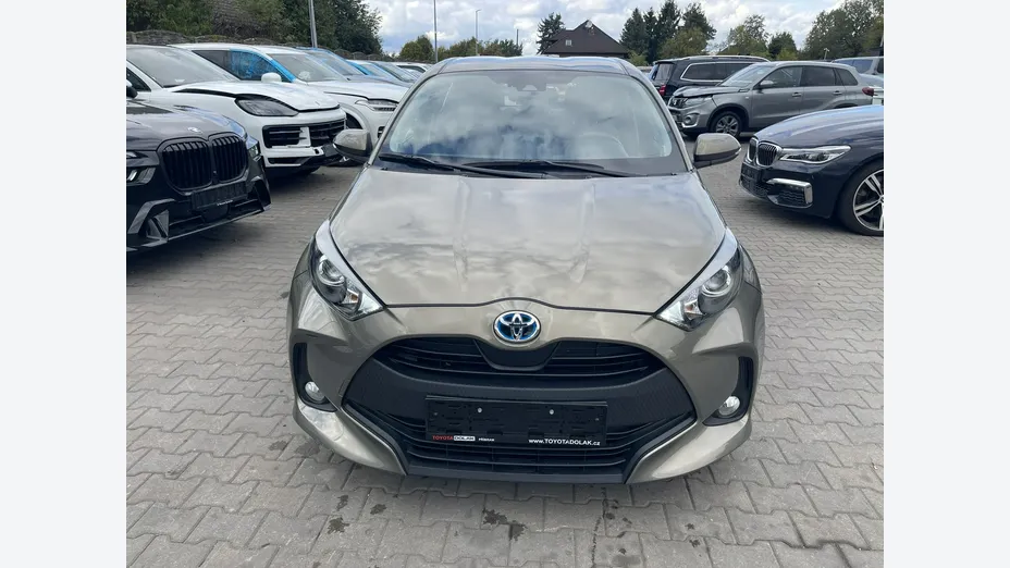 TOYOTA Yaris -