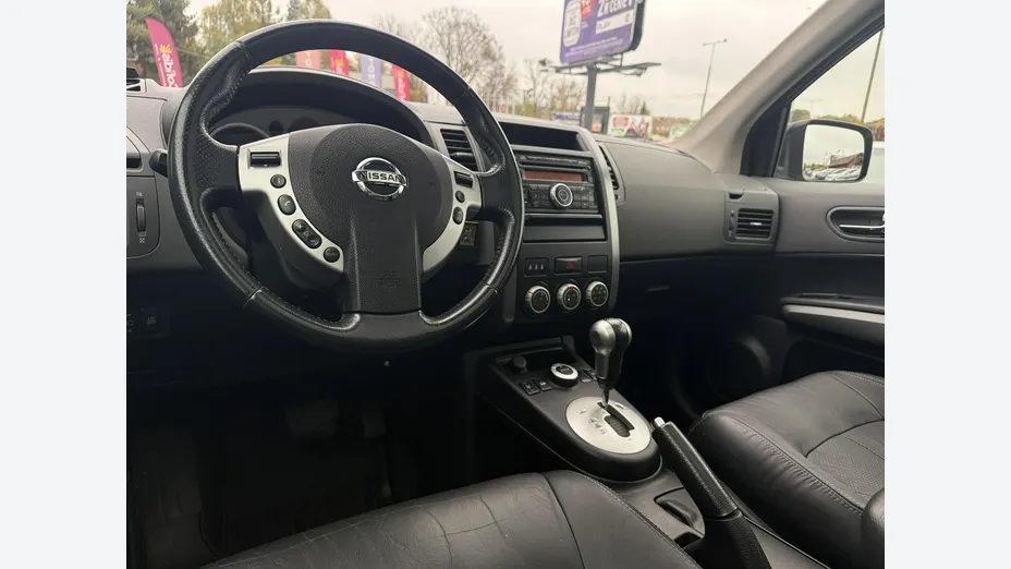 NISSAN X-Trail -