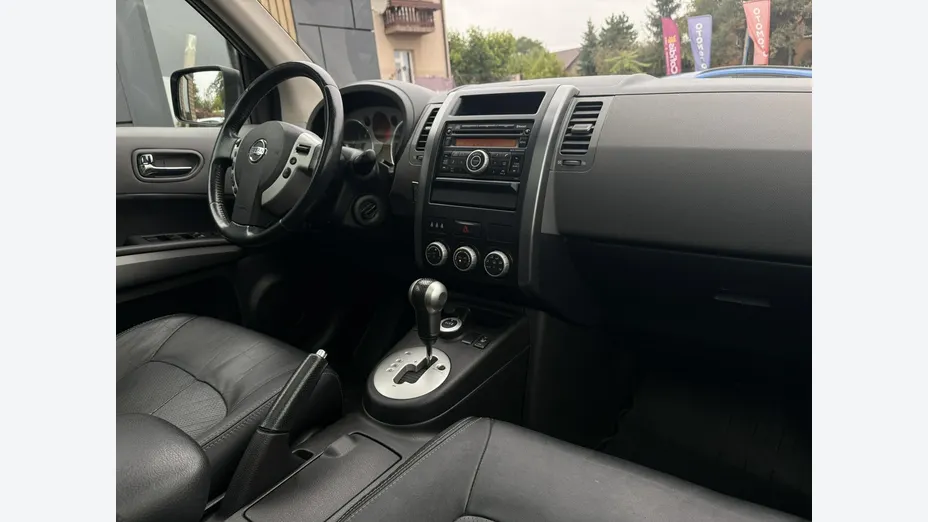 NISSAN X-Trail -