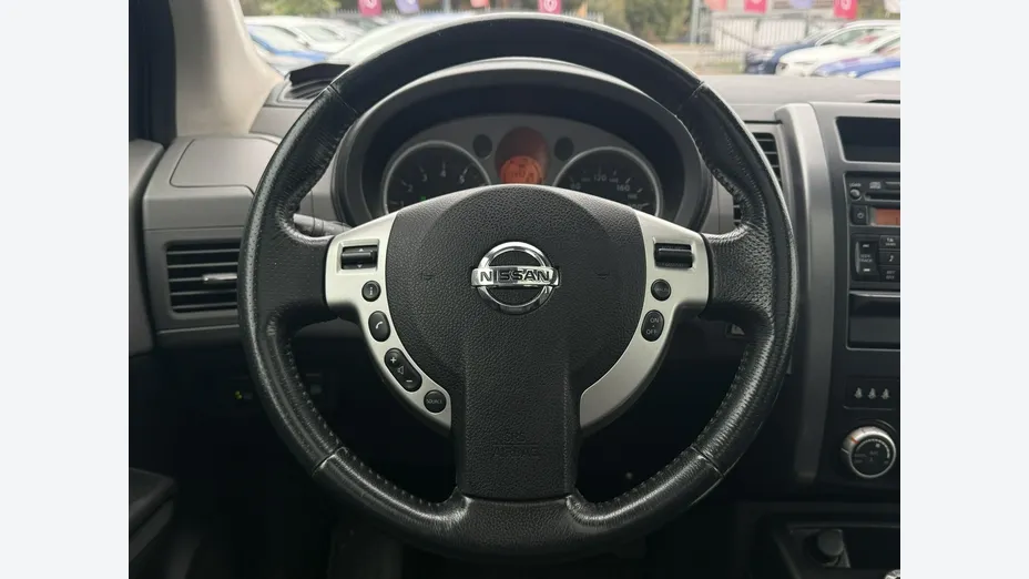 NISSAN X-Trail -