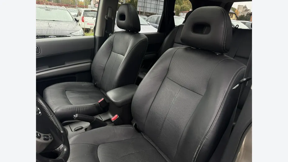 NISSAN X-Trail -