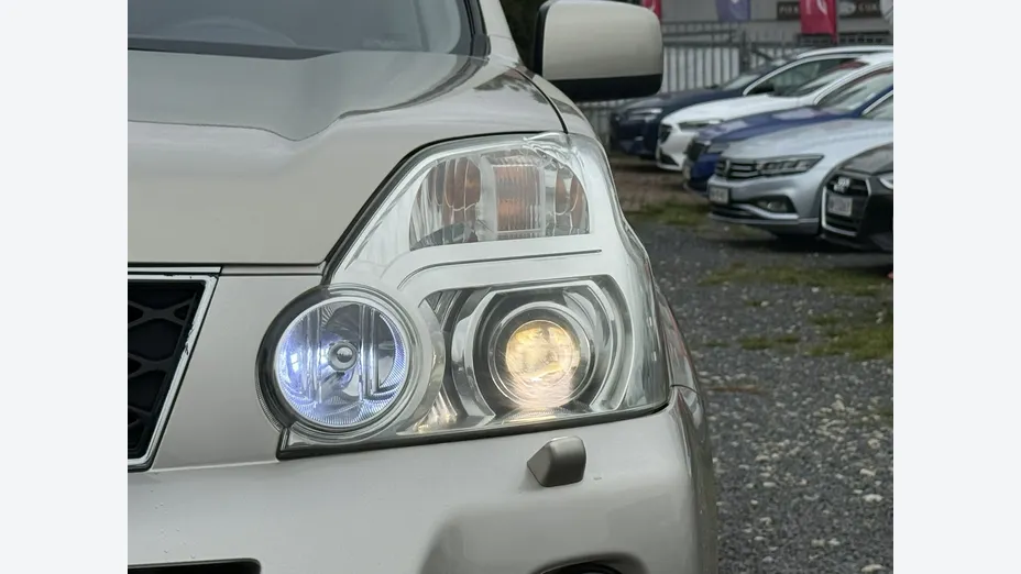 NISSAN X-Trail -