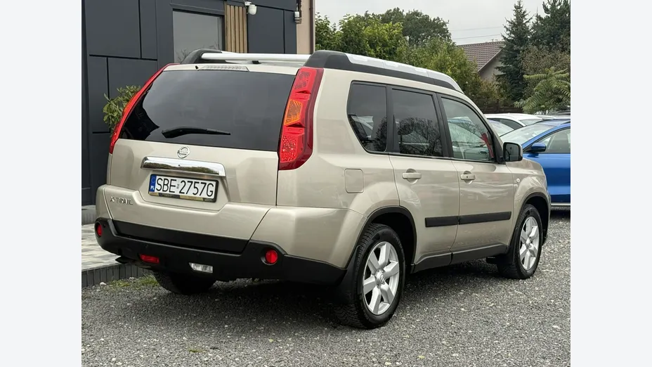NISSAN X-Trail -