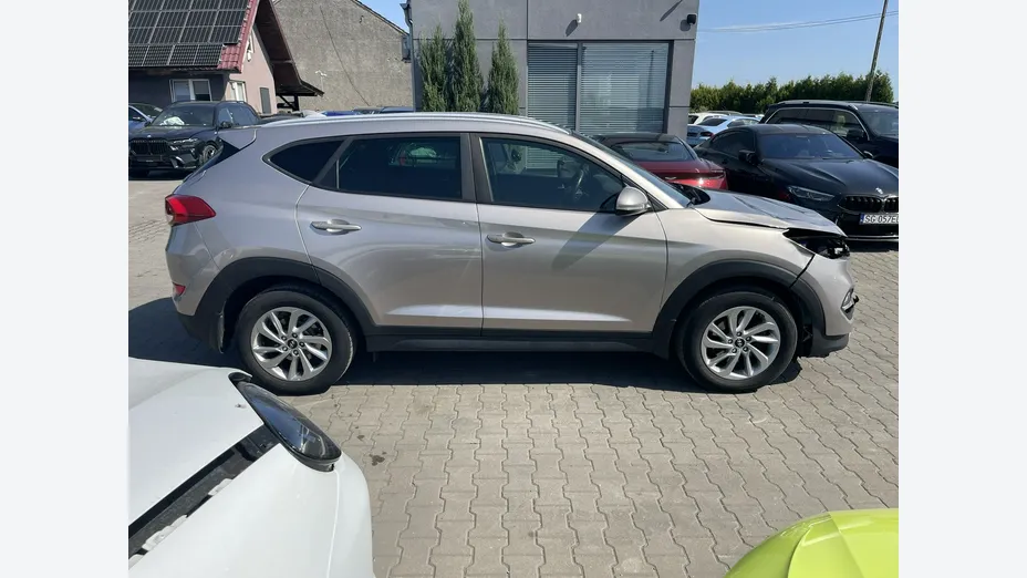 HYUNDAI Tucson -