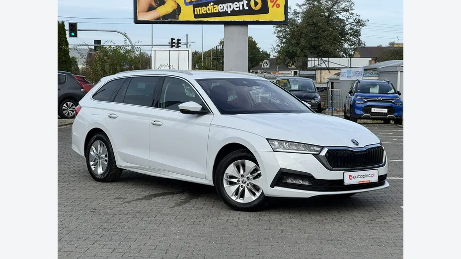 SKODA Octavia -