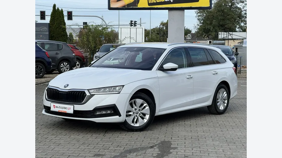 SKODA Octavia -