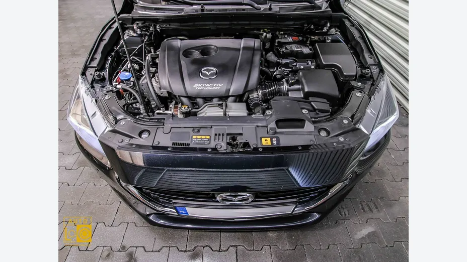 MAZDA 3 -