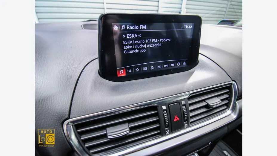 MAZDA 3 -