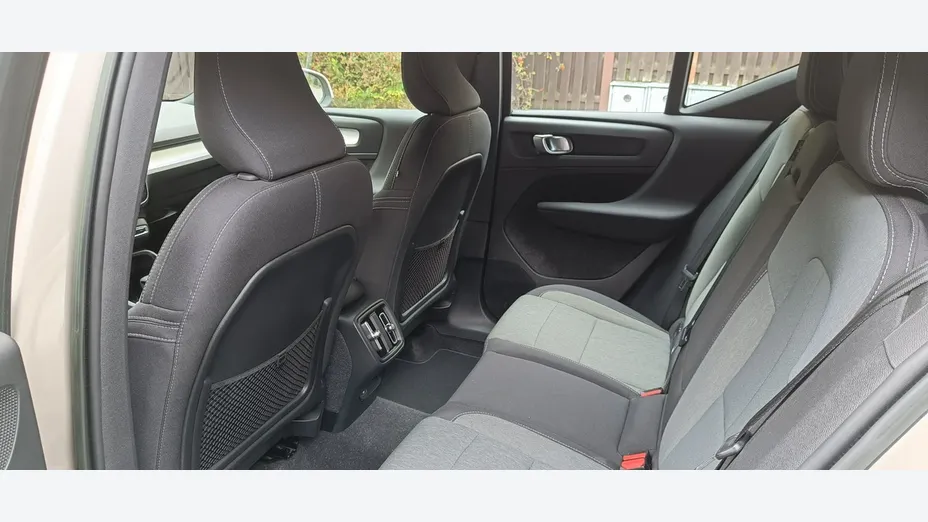 VOLVO XC40 -
