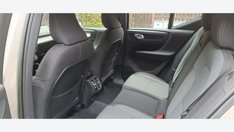 VOLVO XC40 -