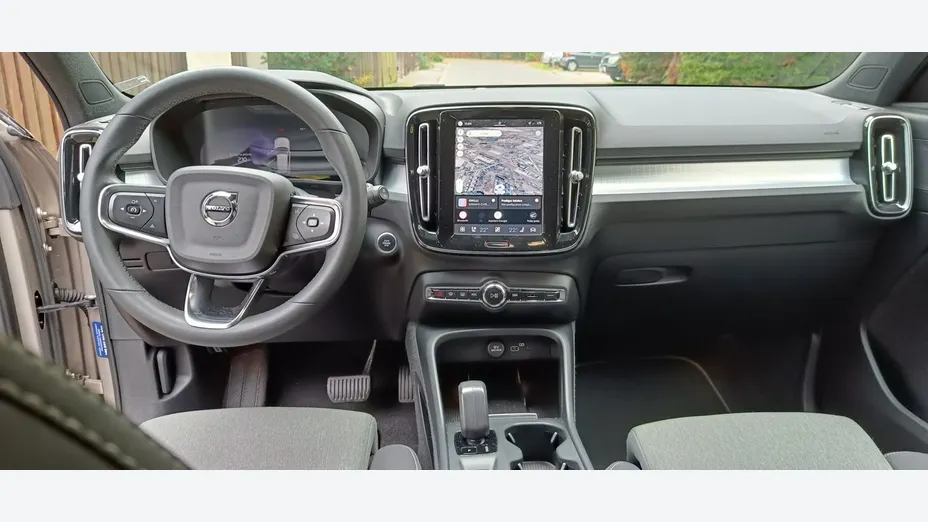 VOLVO XC40 -