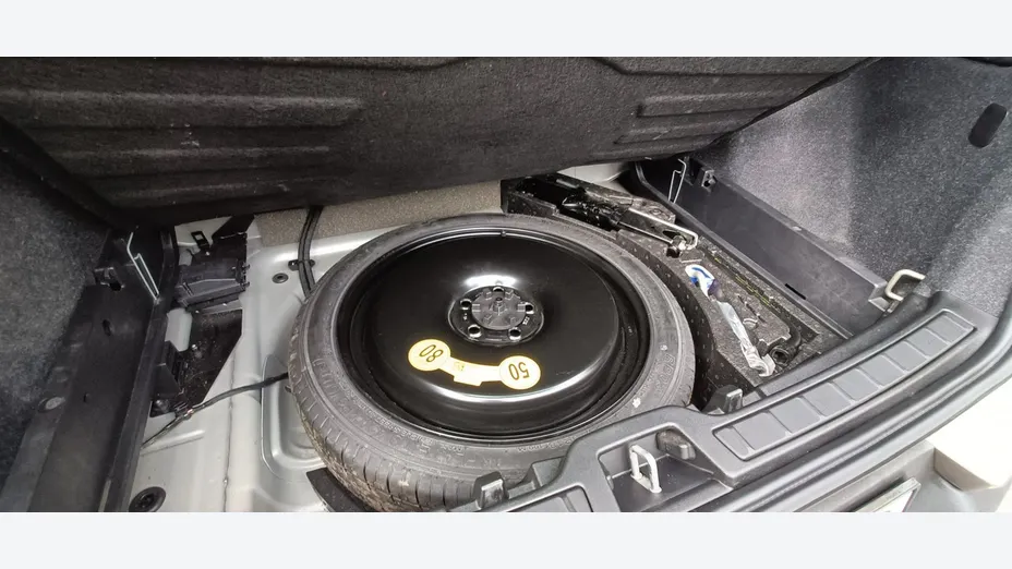 VOLVO XC40 -