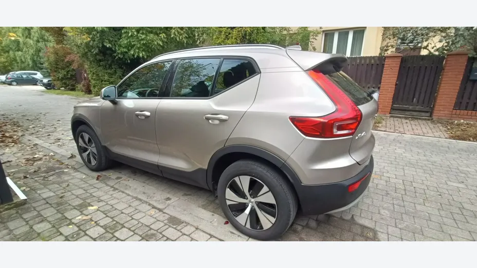 VOLVO XC40 -