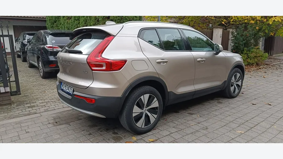 VOLVO XC40 -