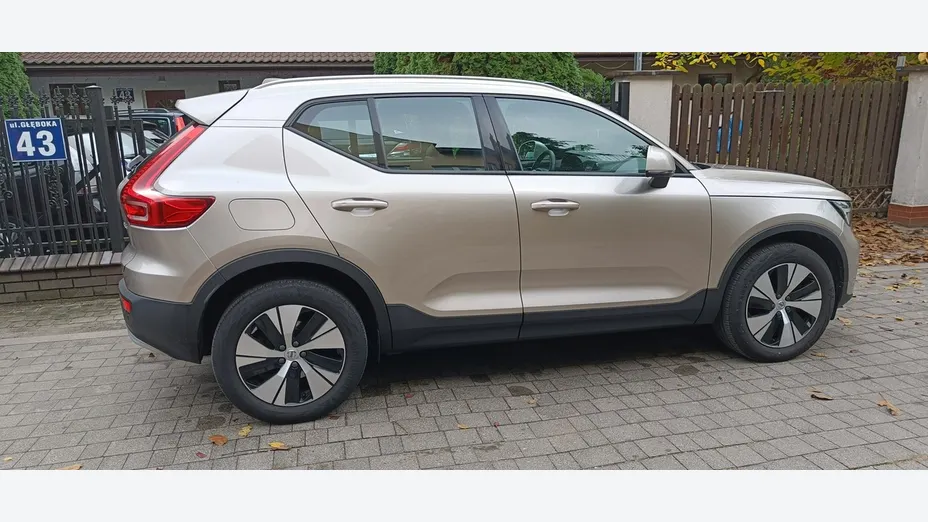 VOLVO XC40 -