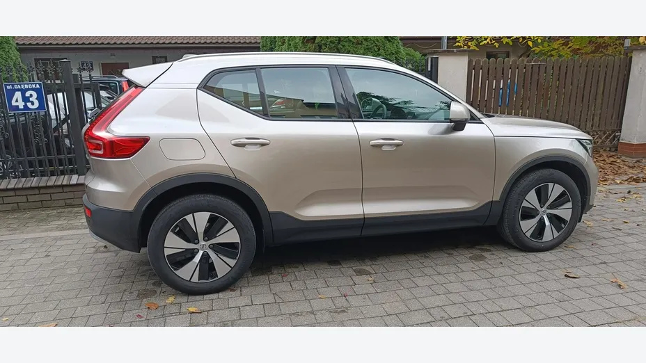 VOLVO XC40 -
