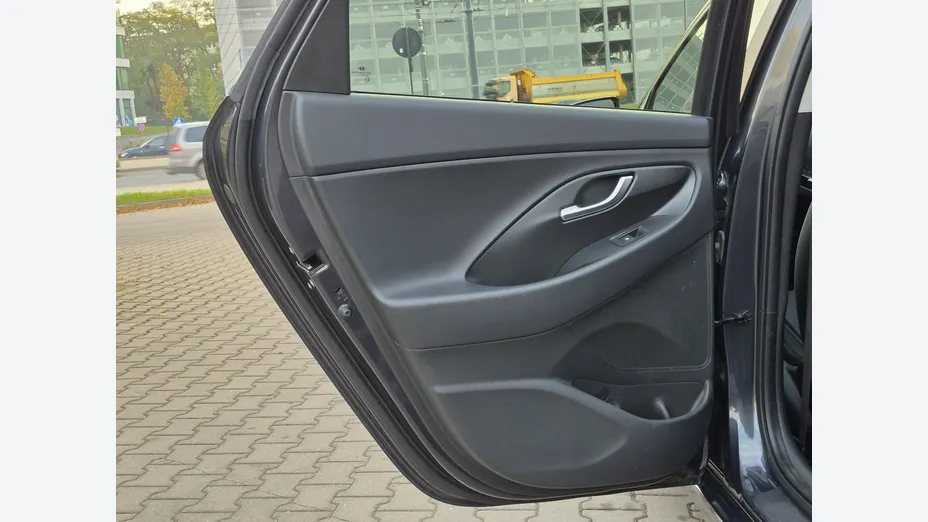 HYUNDAI i30 -
