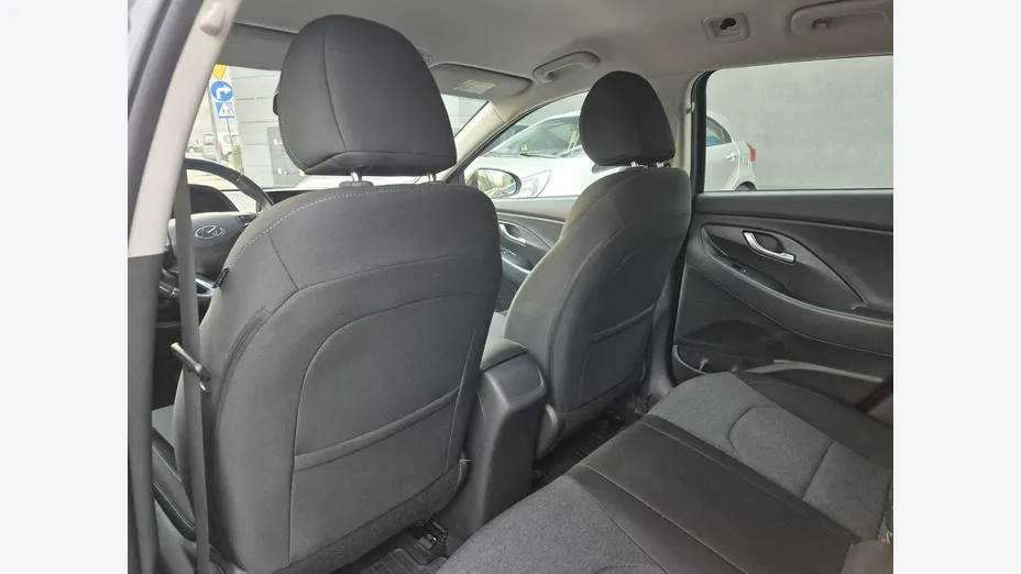 HYUNDAI i30 -