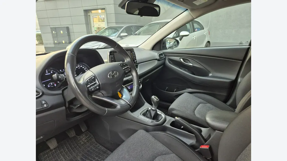 HYUNDAI i30 -
