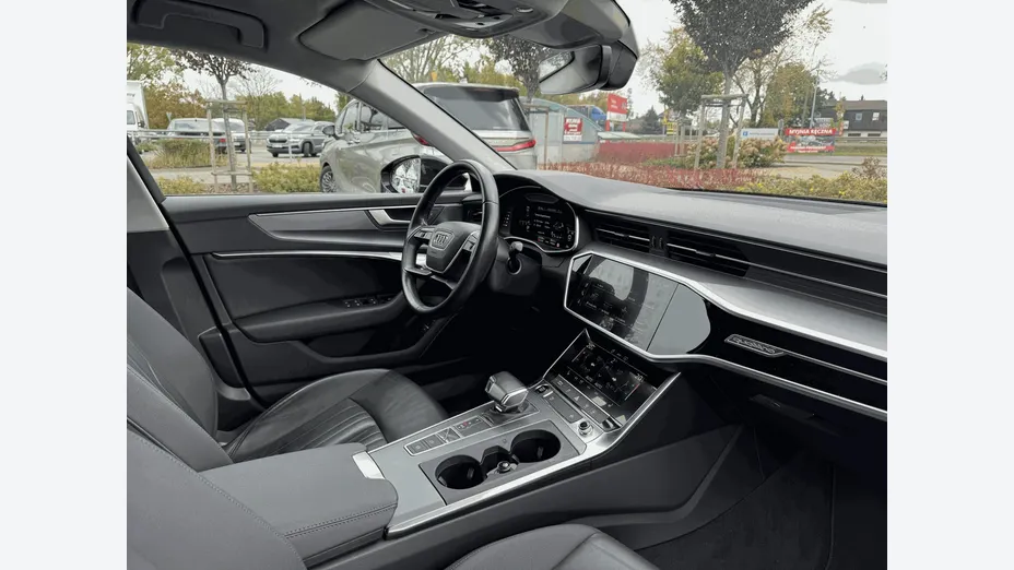 AUDI A6 -
