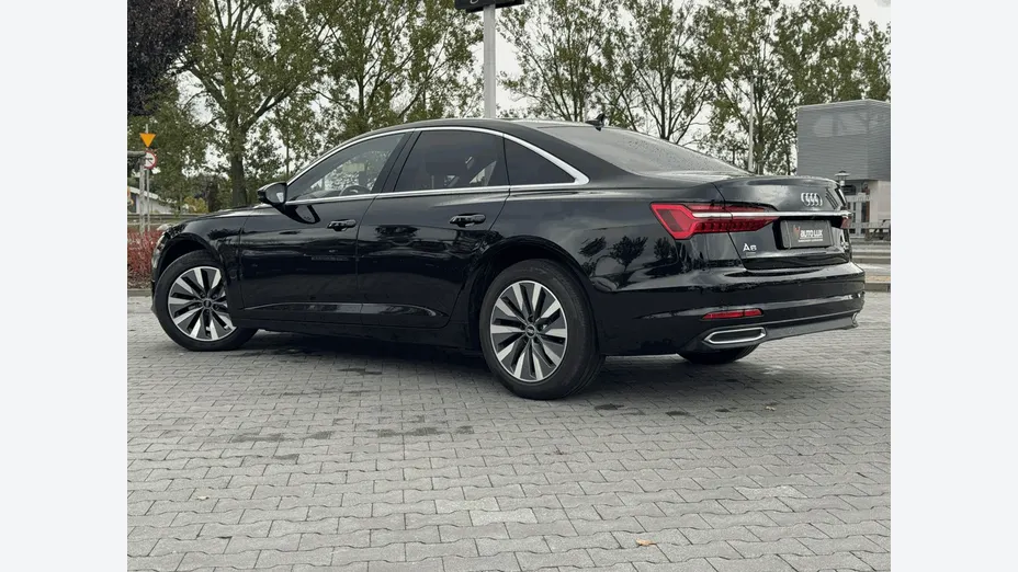 AUDI A6 -