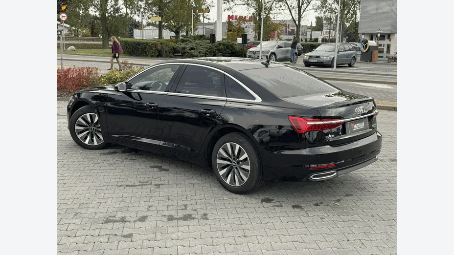 AUDI A6 -