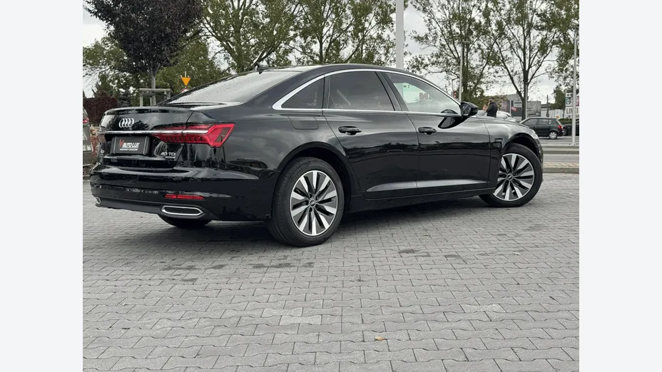 AUDI A6 -