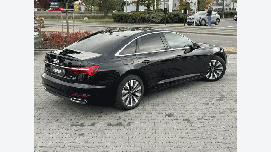 AUDI A6 -