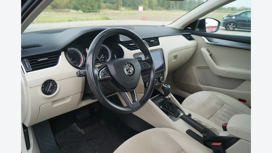 SKODA Octavia -