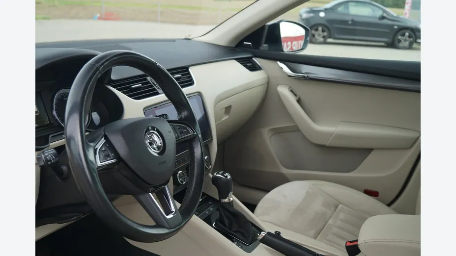 SKODA Octavia -