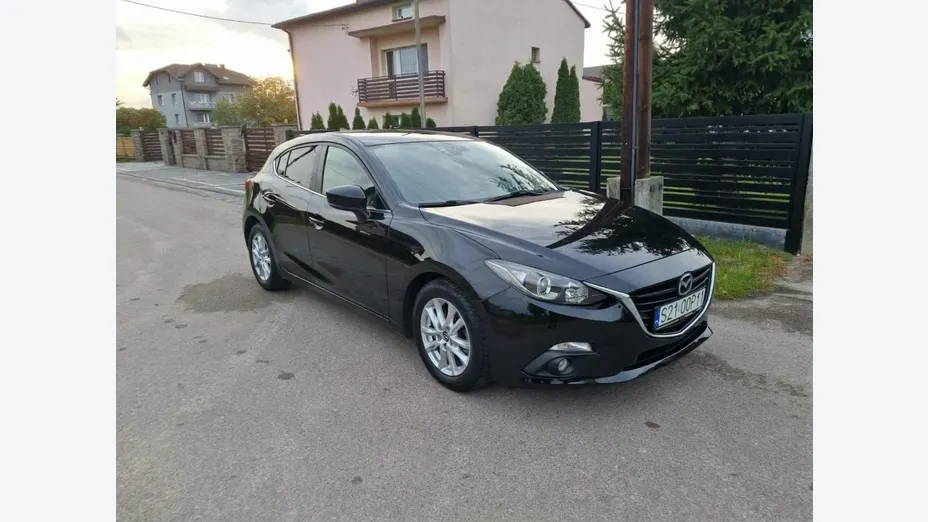 MAZDA 3 -