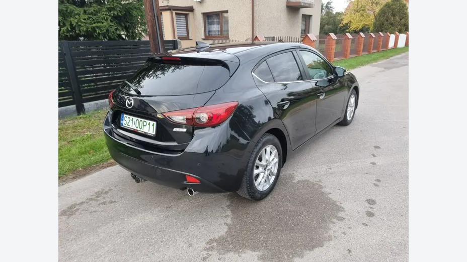 MAZDA 3 -
