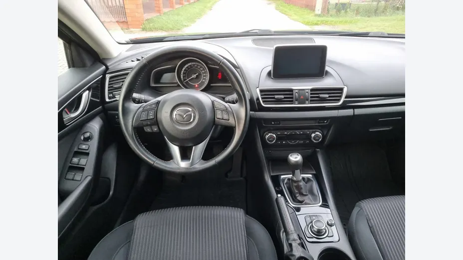 MAZDA 3 -