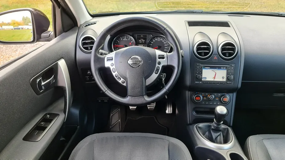 NISSAN Qashqai -