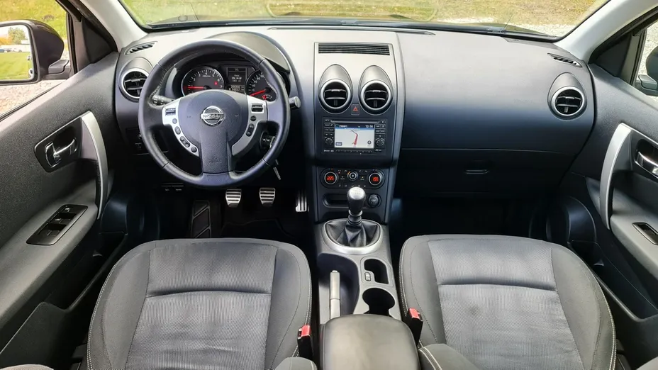 NISSAN Qashqai -