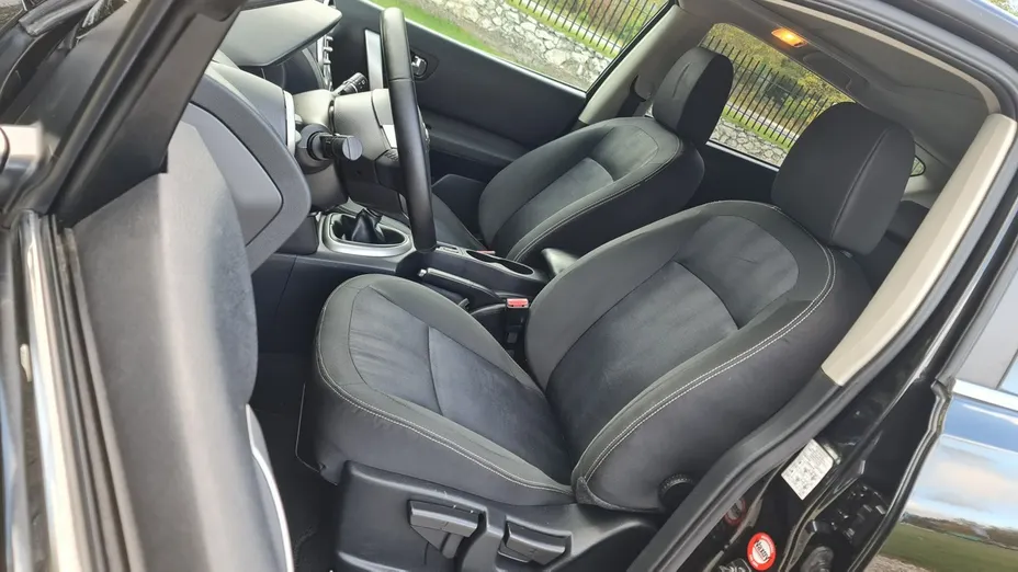 NISSAN Qashqai -