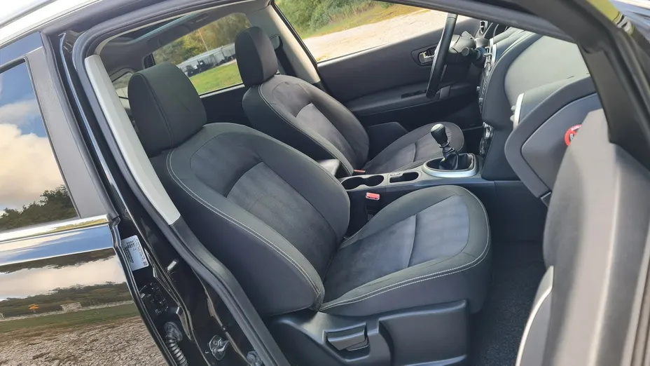 NISSAN Qashqai -