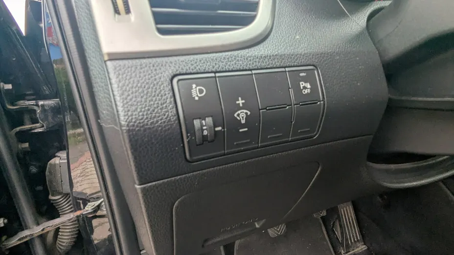 HYUNDAI i30 -