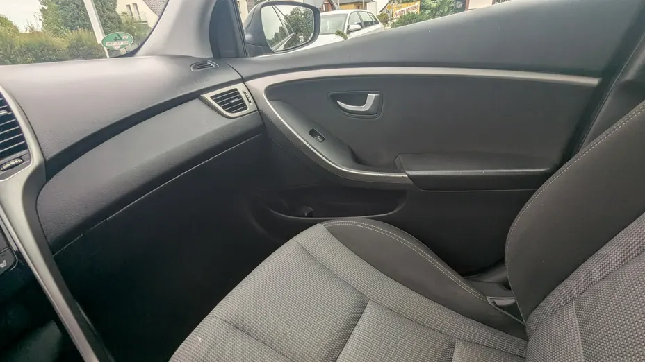 HYUNDAI i30 -