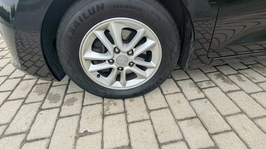HYUNDAI i30 -