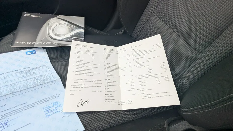 HYUNDAI i30 -