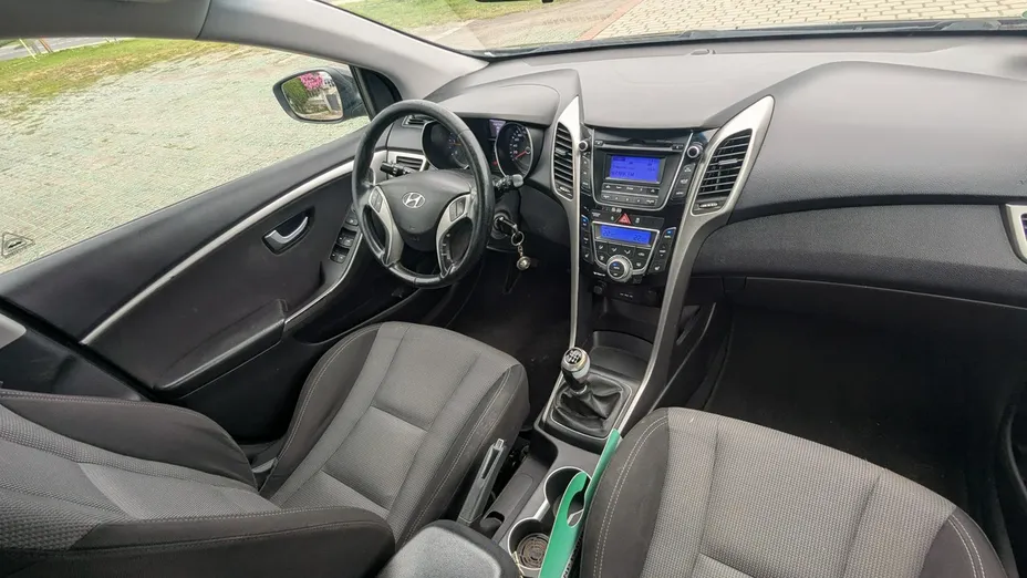 HYUNDAI i30 -